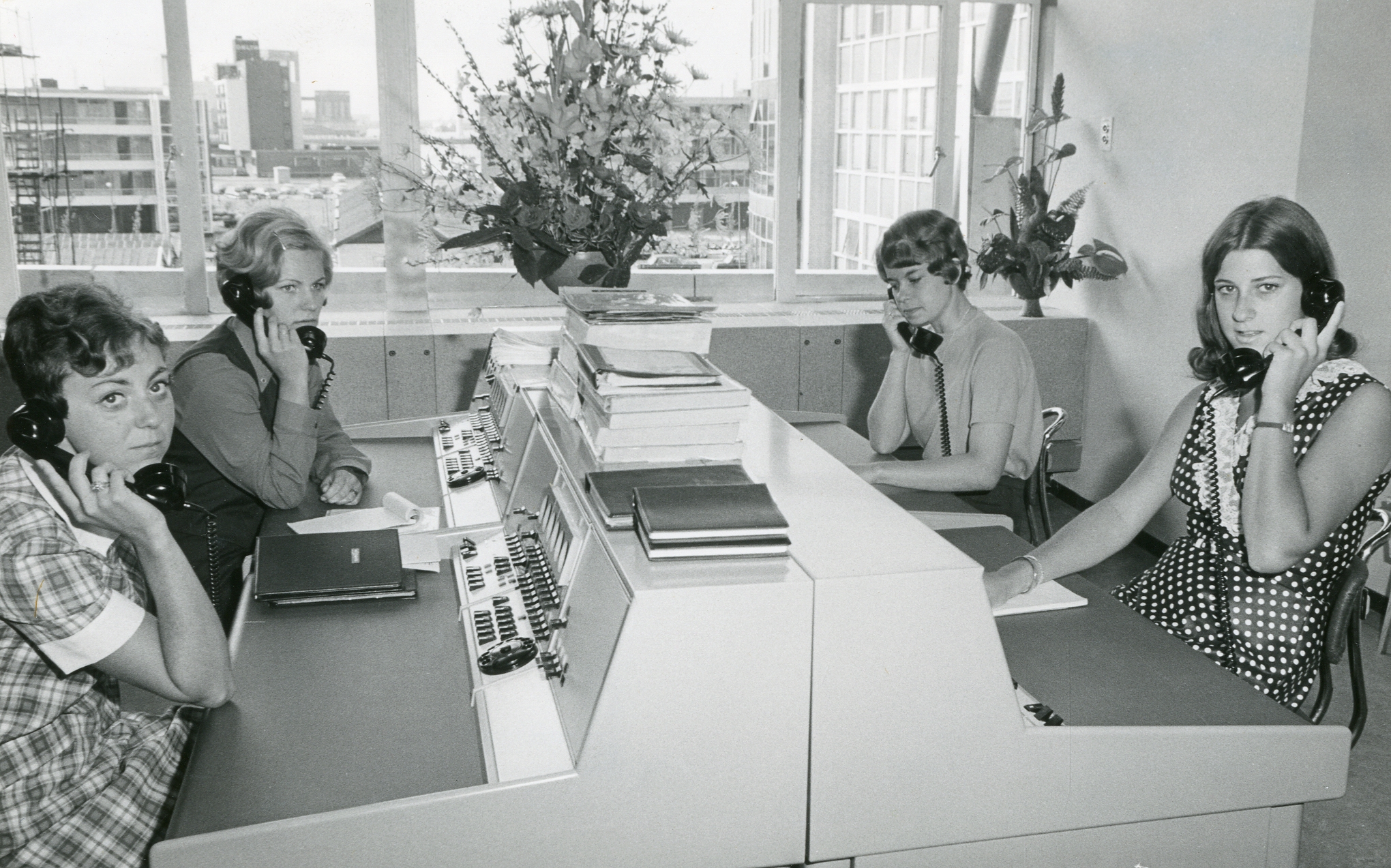 Telefonisters Unilever 1968 fotograaf H.P. Vos