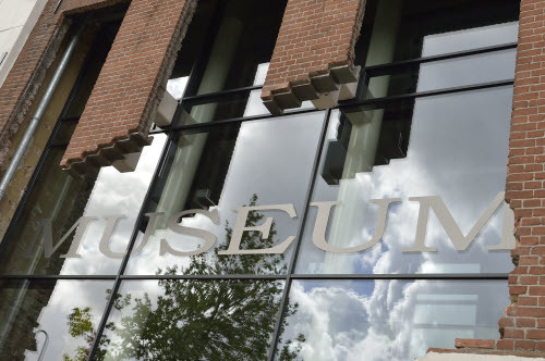 Museum Vlaardingen detail ingang