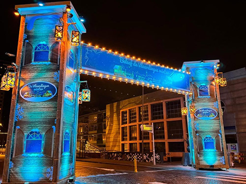 poort met verlichting