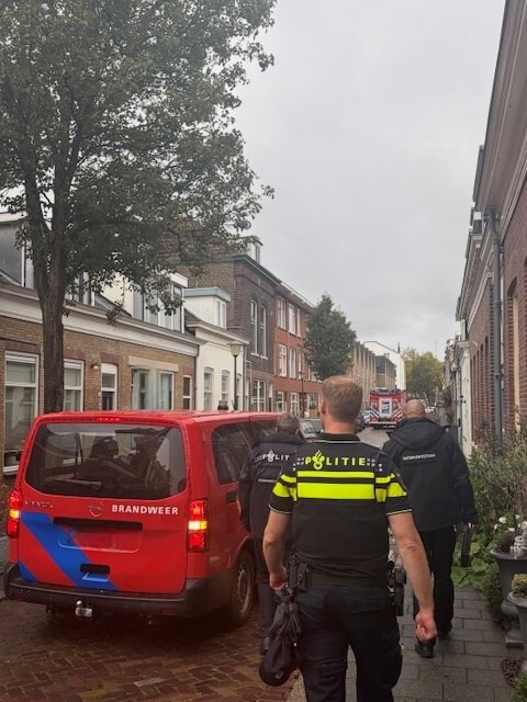 brandweer en politie in de Oostwijk 